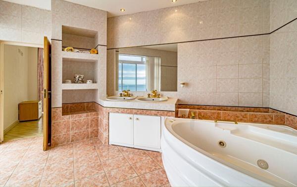 4 Bedroom House in Mountainside