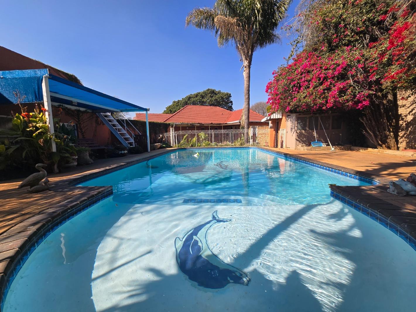 6 Bedroom House in Rewlatch