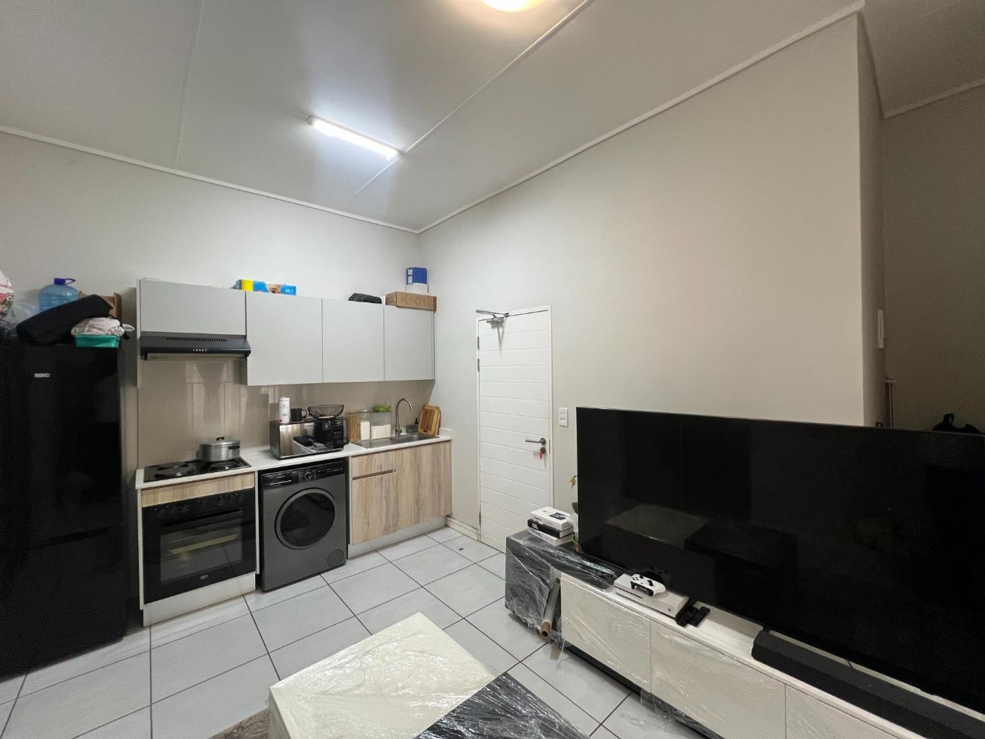 1 Bedroom Apartment in Mooikloof Glen