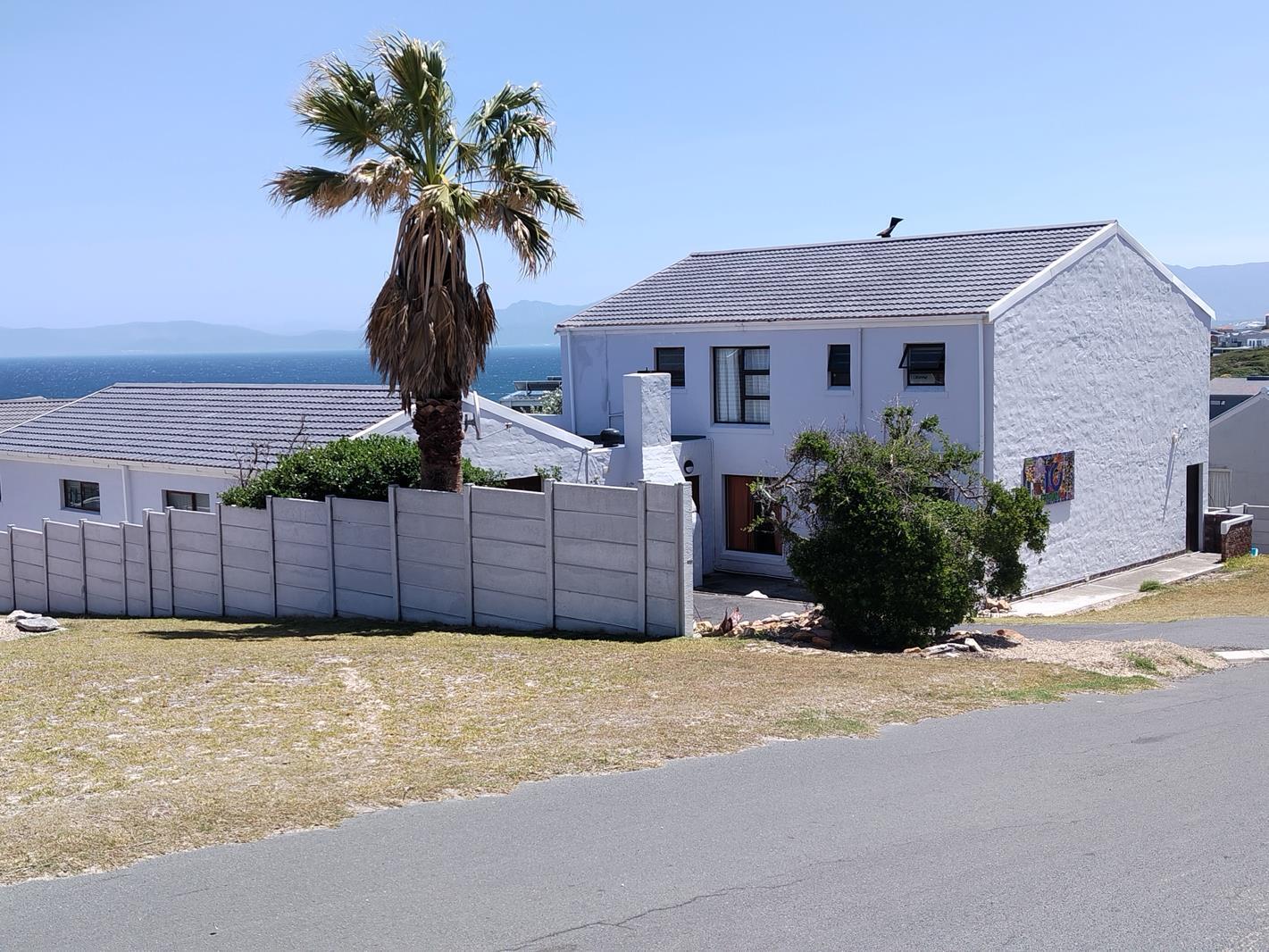 4 Bedroom House in De Kelders