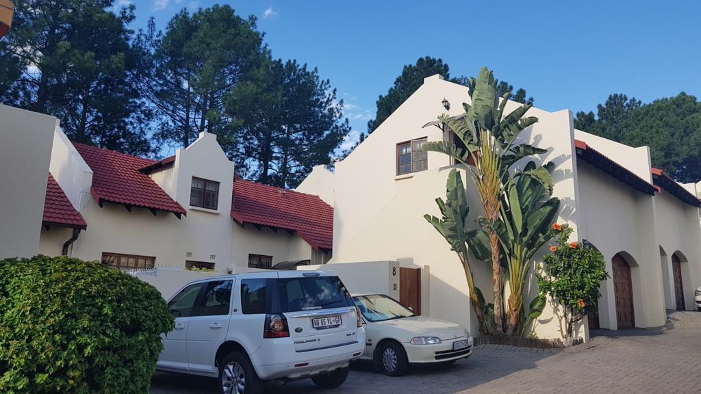 Bachelor apartment in Bryanston East