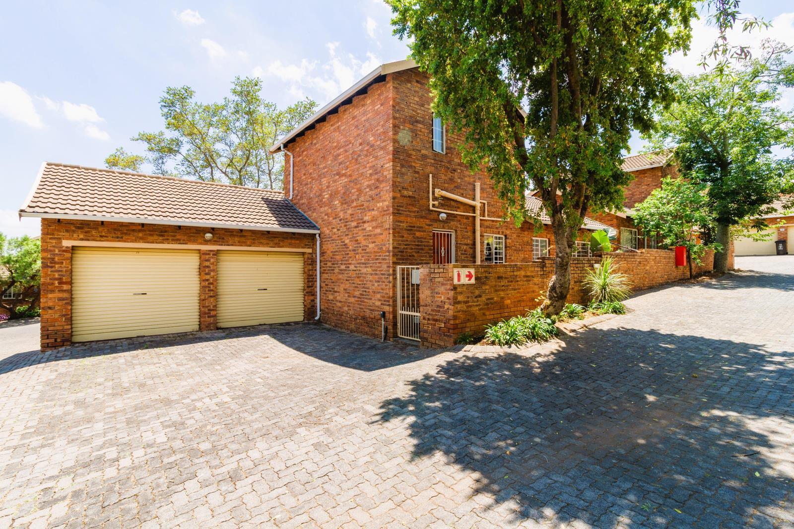 3 Bedroom Townhouse in Wilgeheuwel