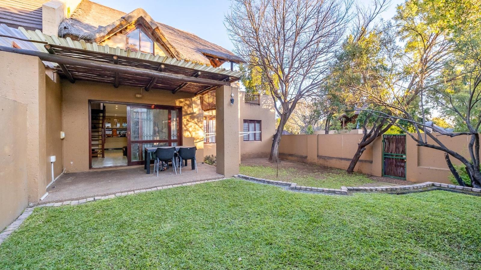 3 Bedroom Townhouse in Douglasdale