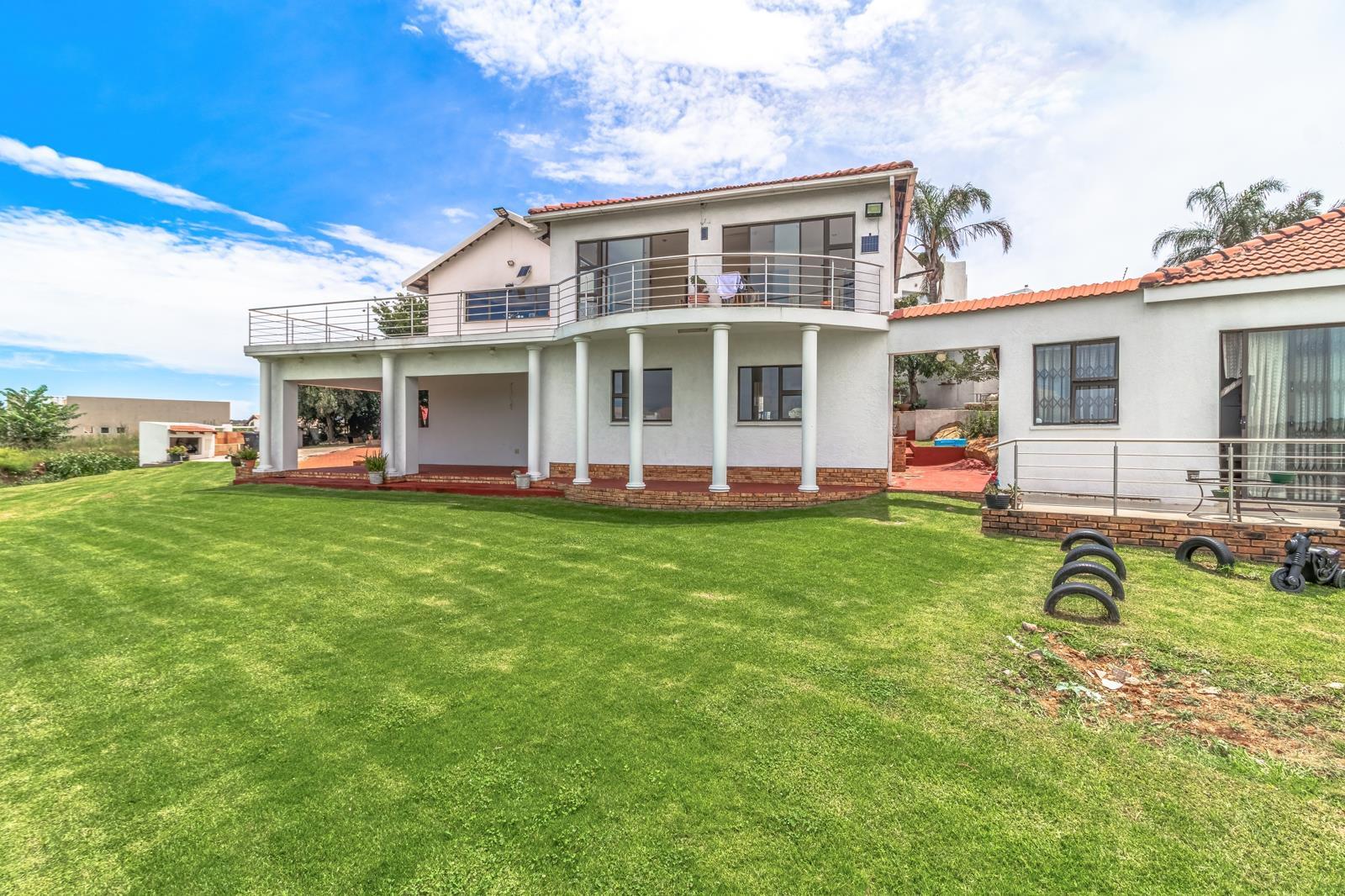 4 Bedroom House in Oakdene