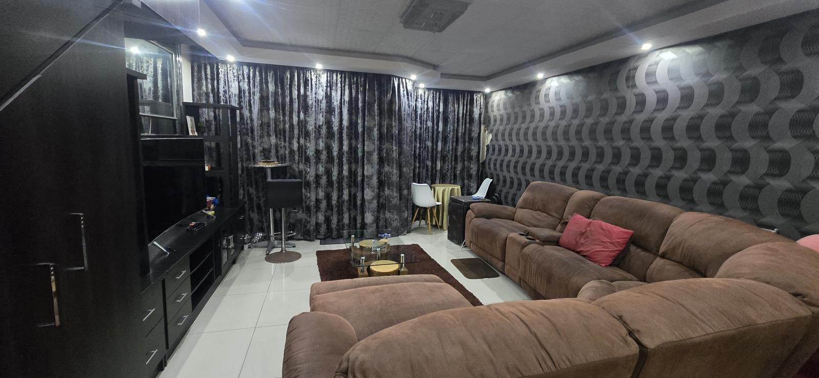 2 Bedroom Flat in South Beach