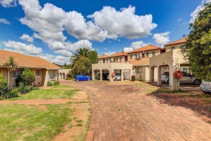 2 Bedroom Townhouse in Norkem Park