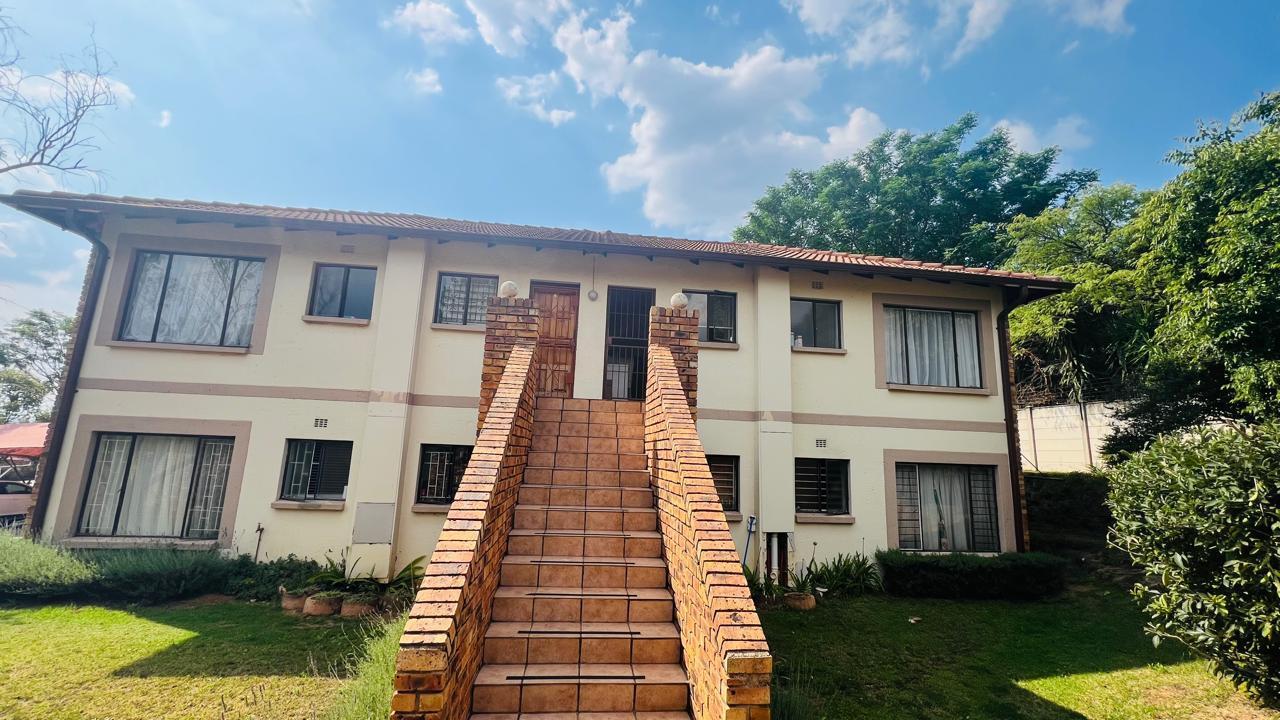 2 Bedroom Townhouse in Wilgeheuwel