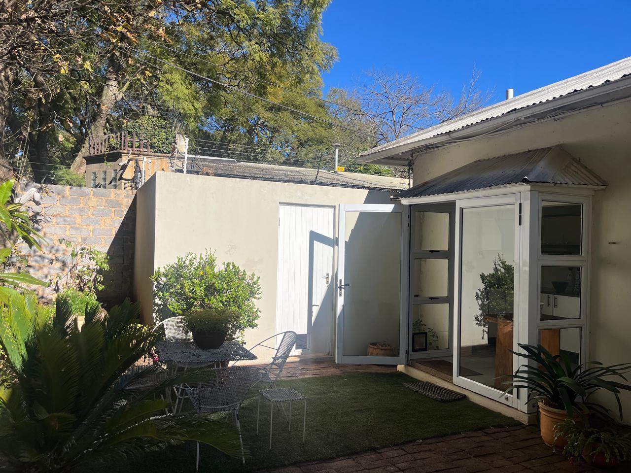 1 Bedroom Garden Cottage in Parktown