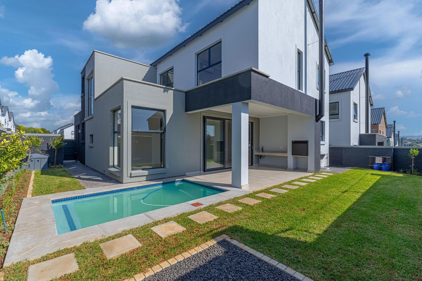 4 Bedroom House in Eagle Canyon Golf Estate