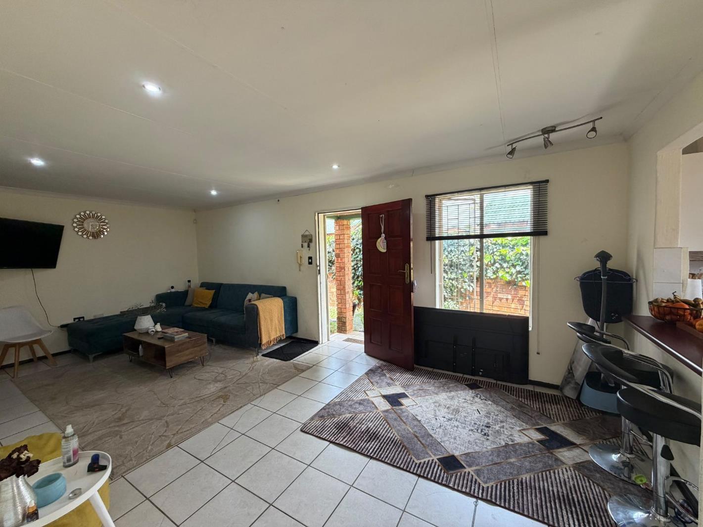 2 Bedroom Apartment in Florida Glen
