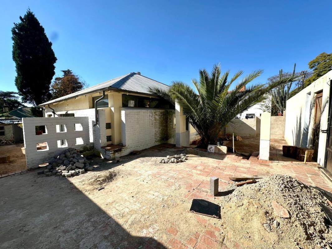 3 Bedroom House in Bellevue