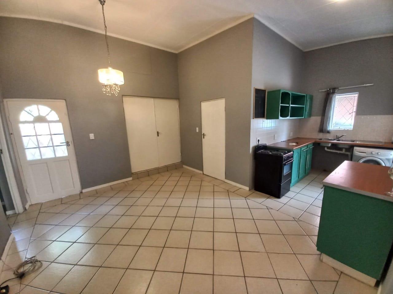 2 Bedroom Garden Cottage in Lynnwood Ridge