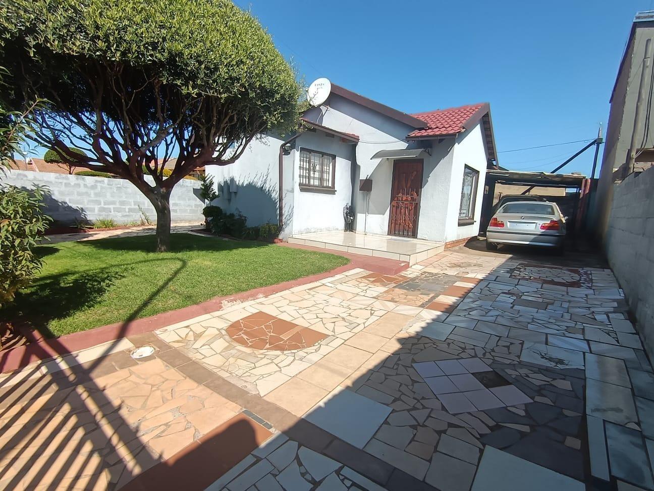 3 Bedroom House in Protea Glen