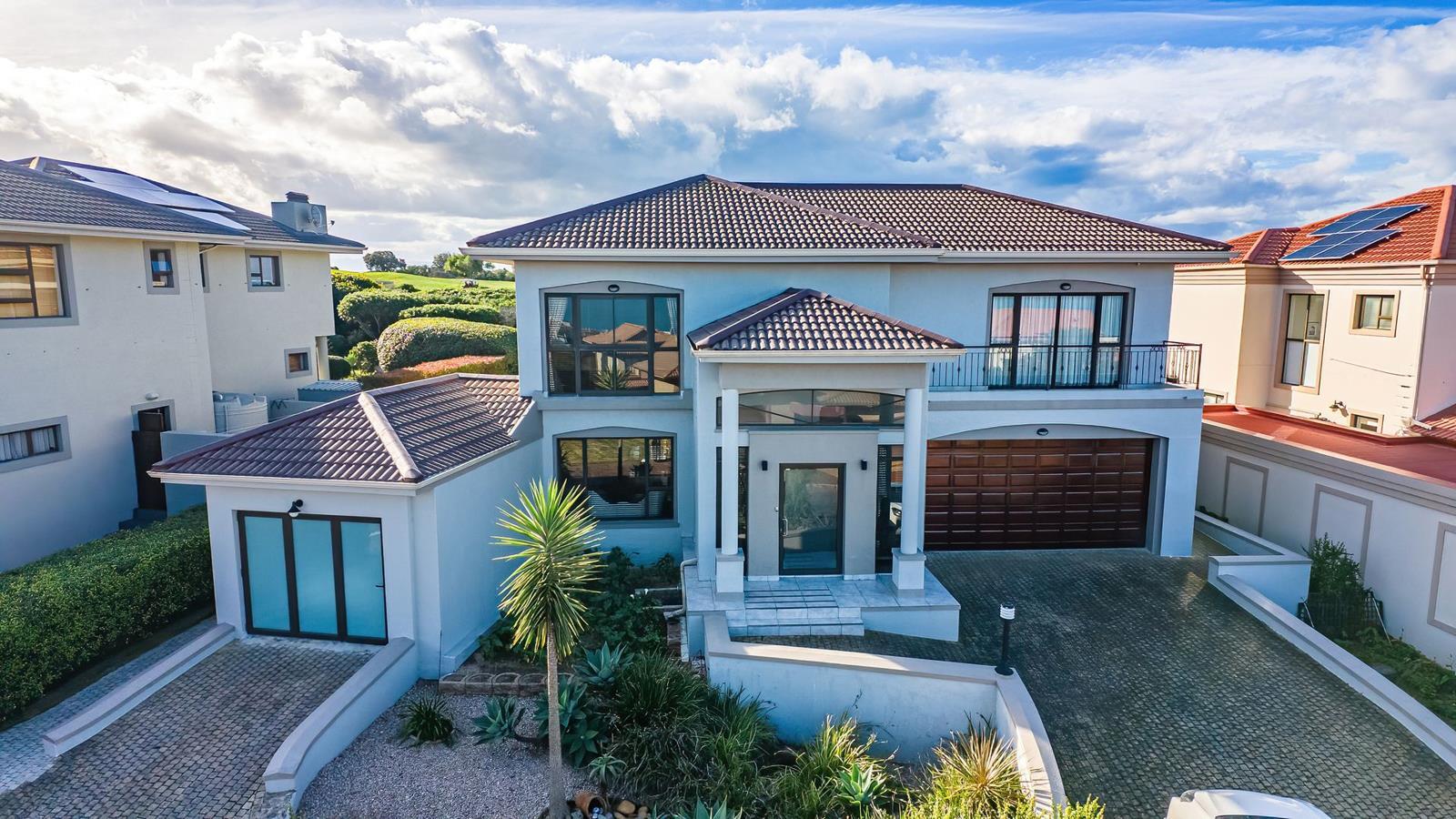 4 Bedroom House in Mossel Bay Golf Estate