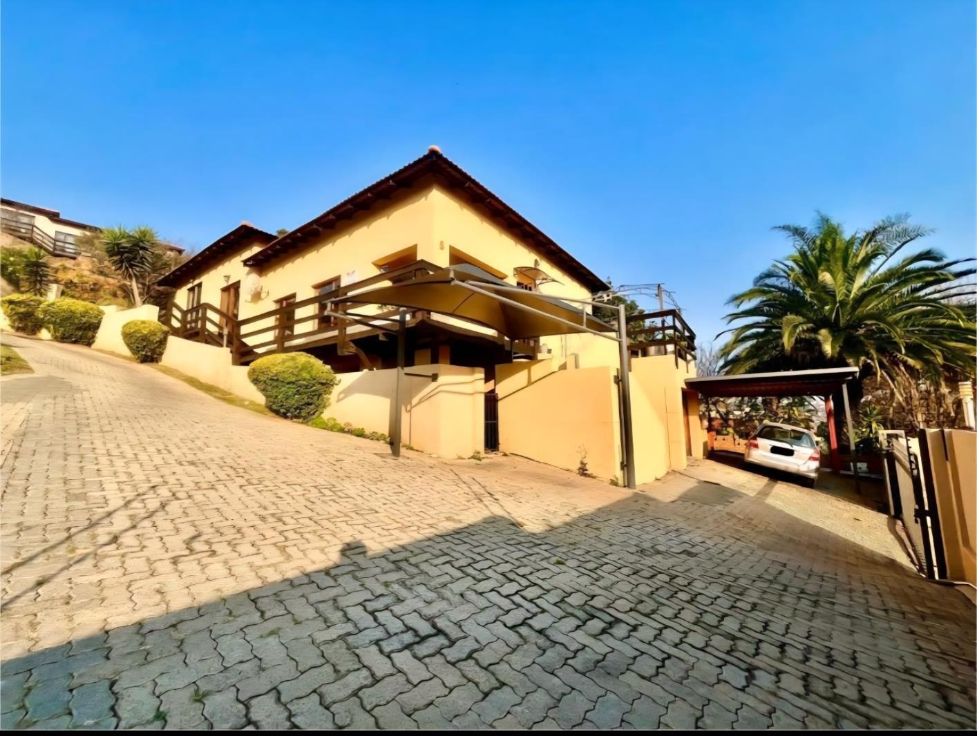 3 Bedroom Townhouse in Oakdene