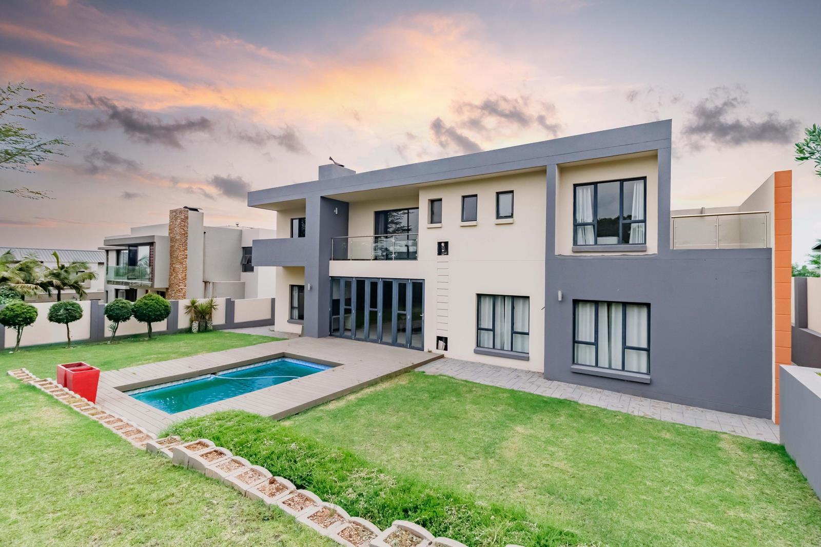 5 Bedroom House in Midstream Estate