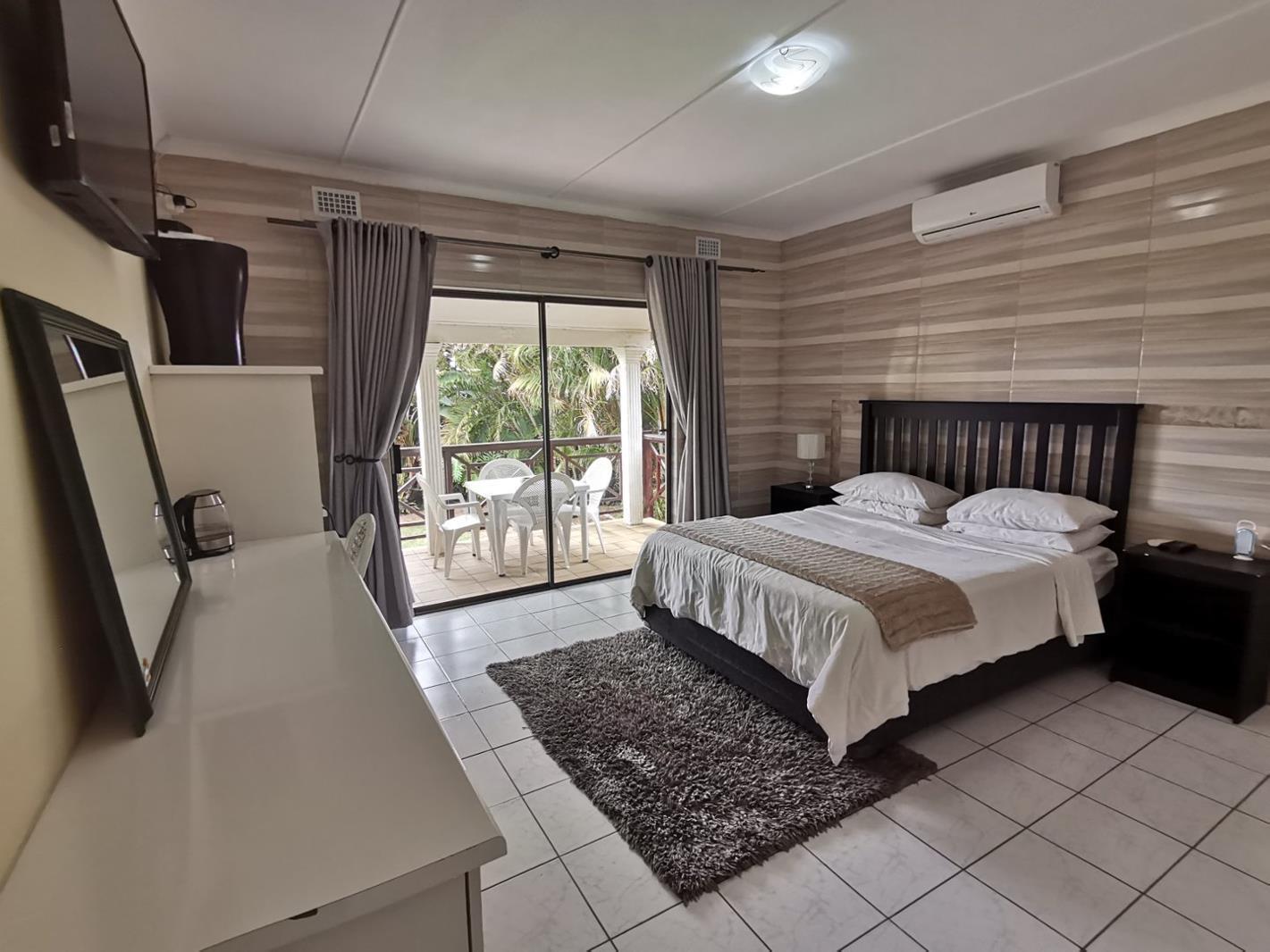 7 Bedroom House in Shelly Beach
