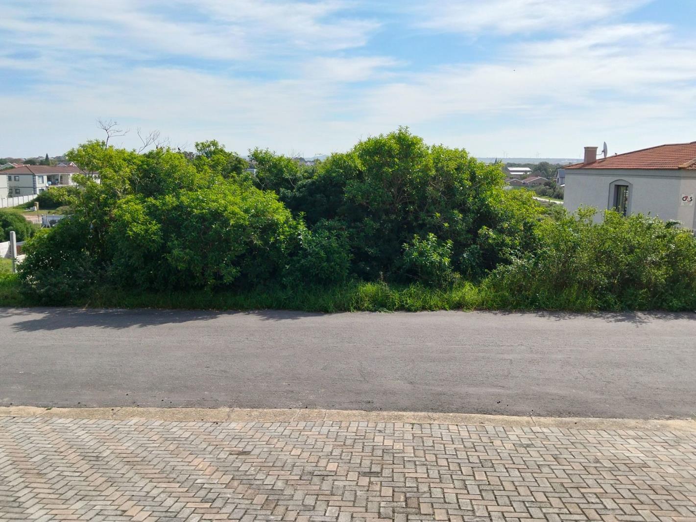 560 m² Land available in Aston Bay
