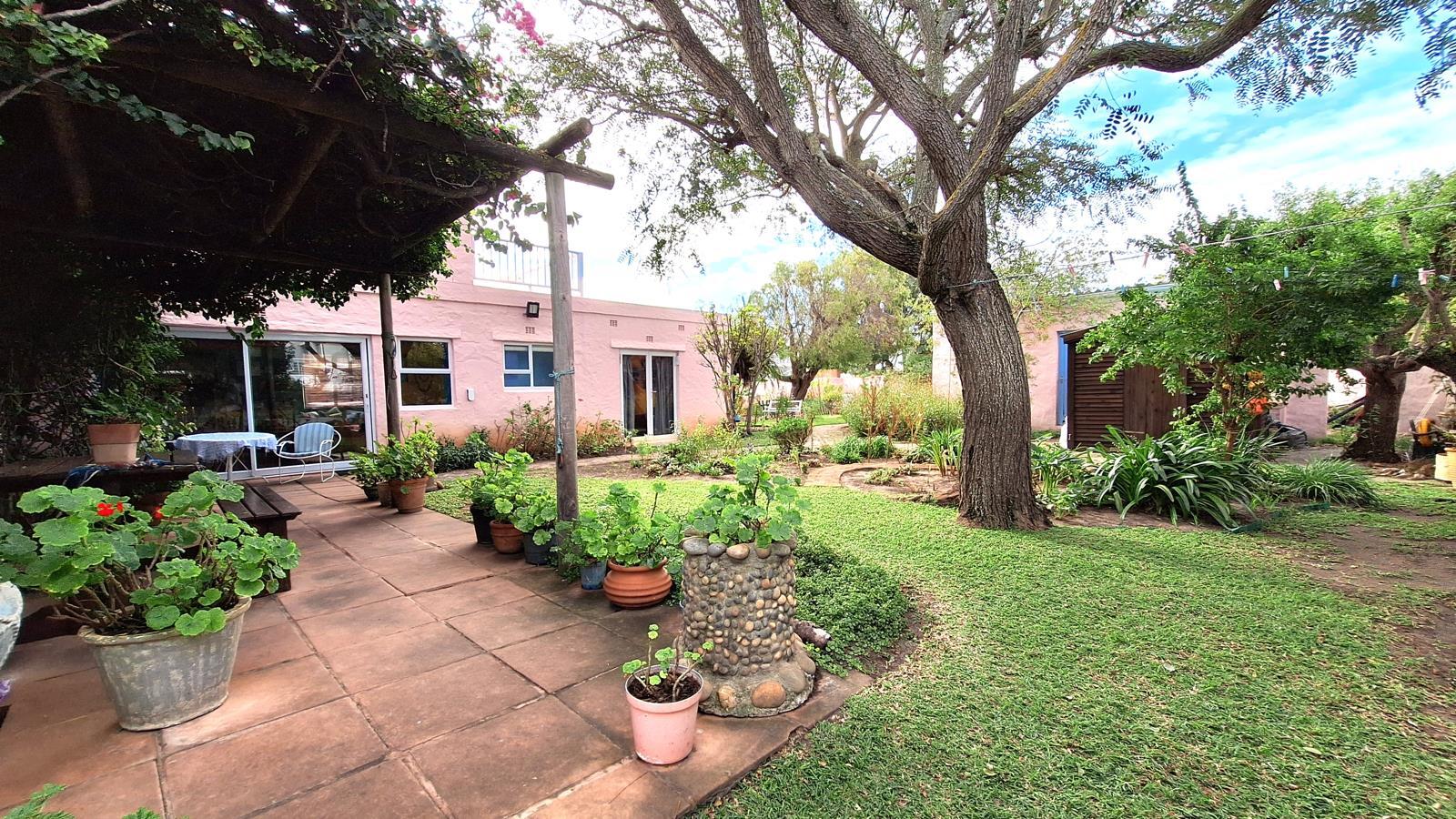 4 Bedroom House in Sandbaai