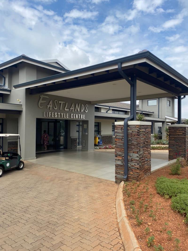 Bachelor apartment in Eastland Mature Lifestyle Estate