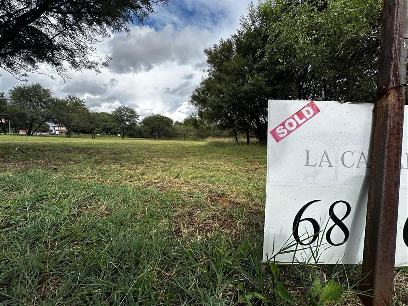 1 477 m² Land available in La Camargue Private Country Estate
