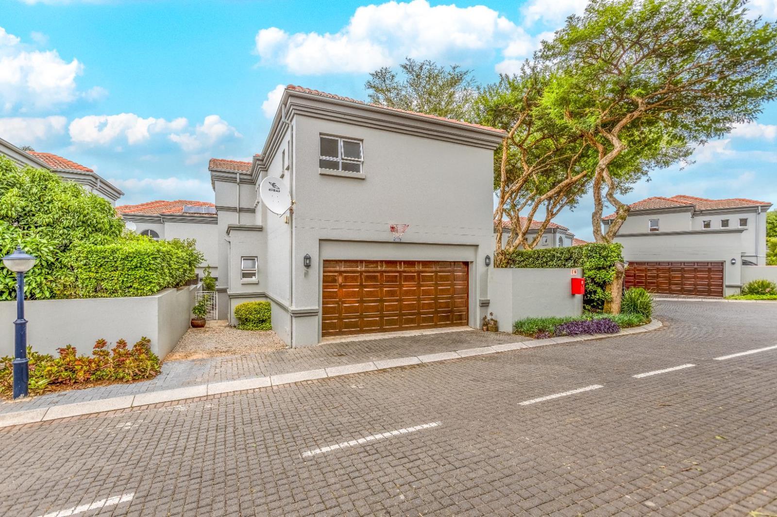 3 Bedroom Townhouse in Eagle Canyon Golf Estate