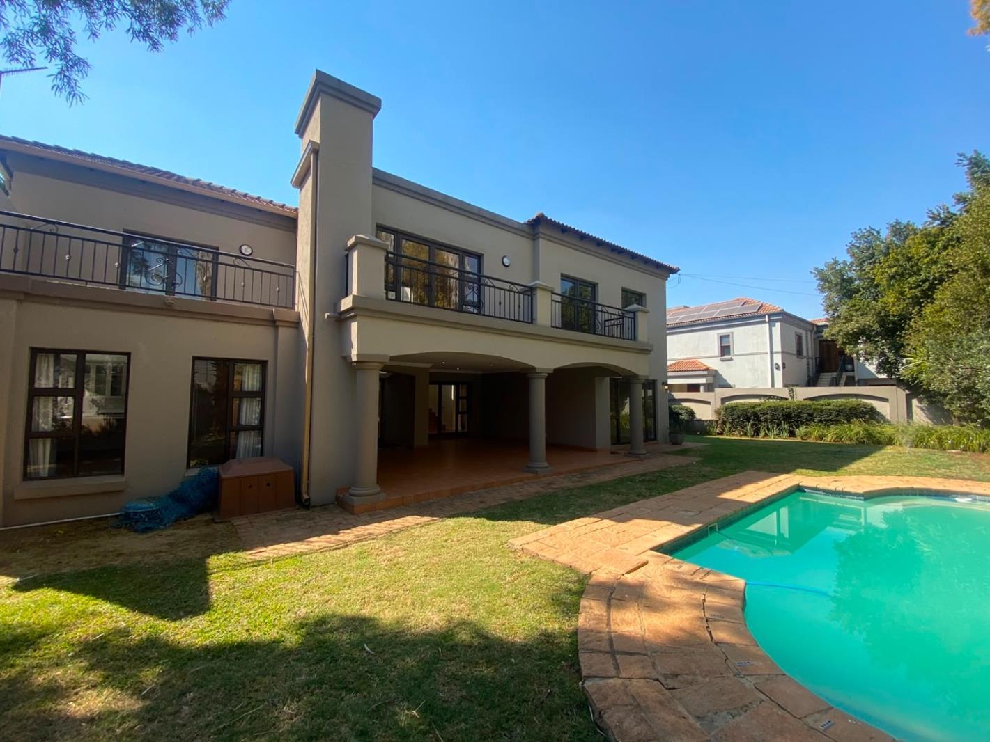 4 Bedroom House in Silver Lakes Golf Estate
