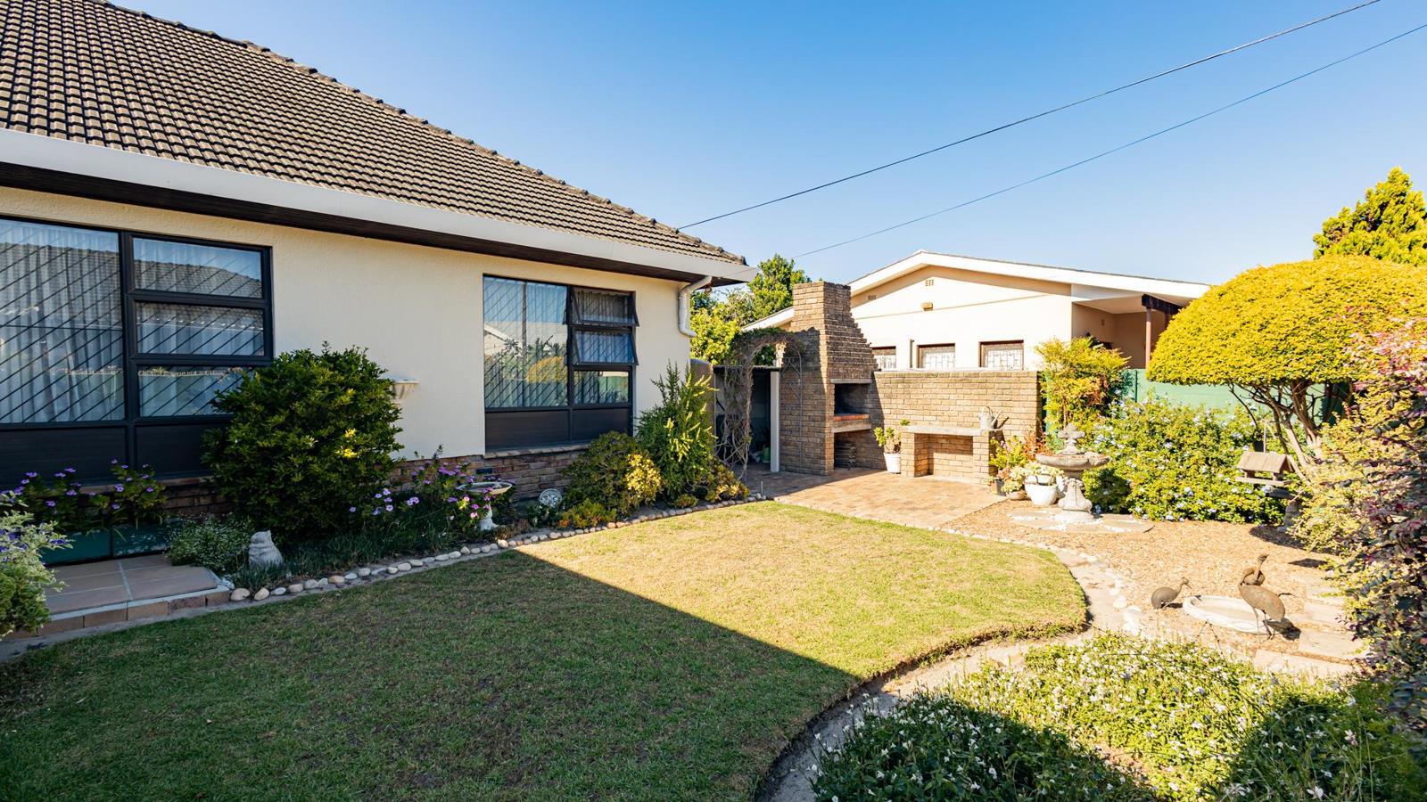 4 Bedroom House in Goedehoop
