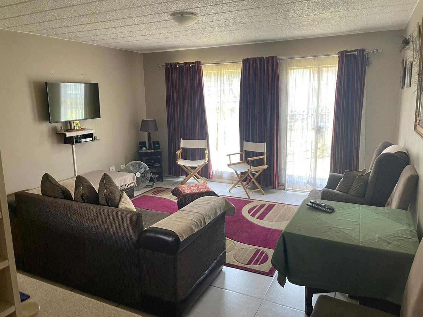 2 Bedroom Townhouse in Ravenswood