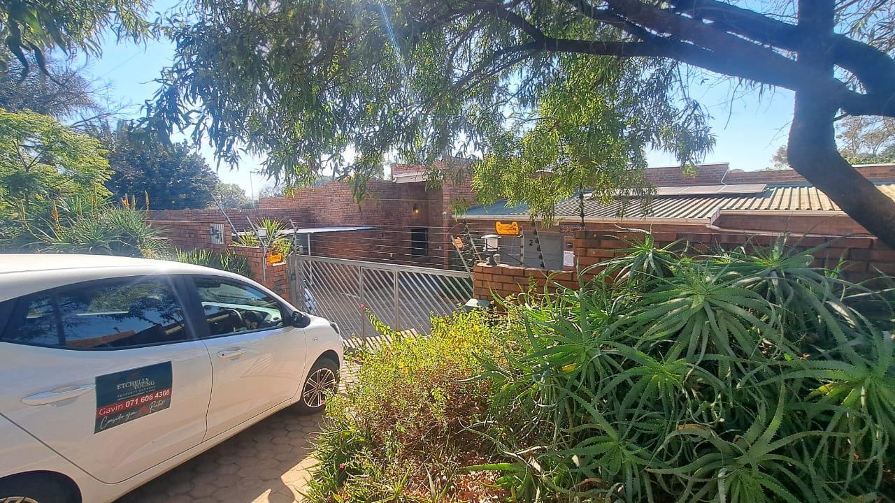 3 Bedroom Garden Cottage in Ferndale