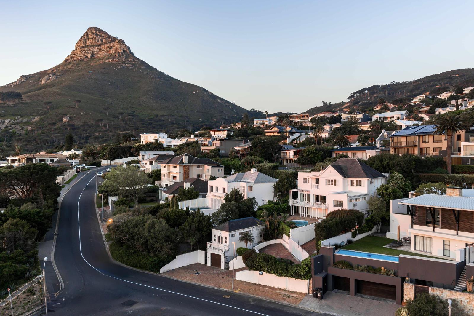5 Bedroom House in Camps Bay
