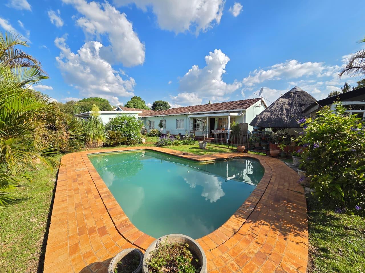 4 Bedroom House in Sinoville