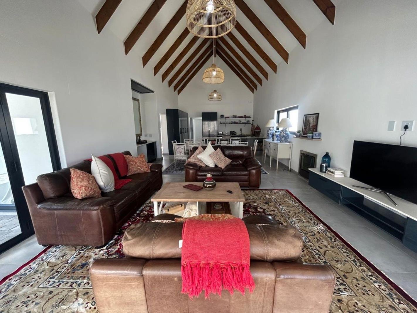 5 Bedroom House in St Francis Links