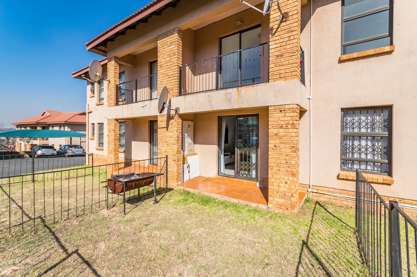 2 Bedroom Apartment in Grobler Park