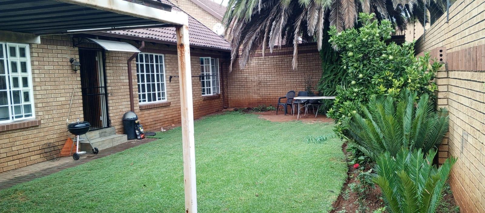 3 Bedroom Simplex in Clubview