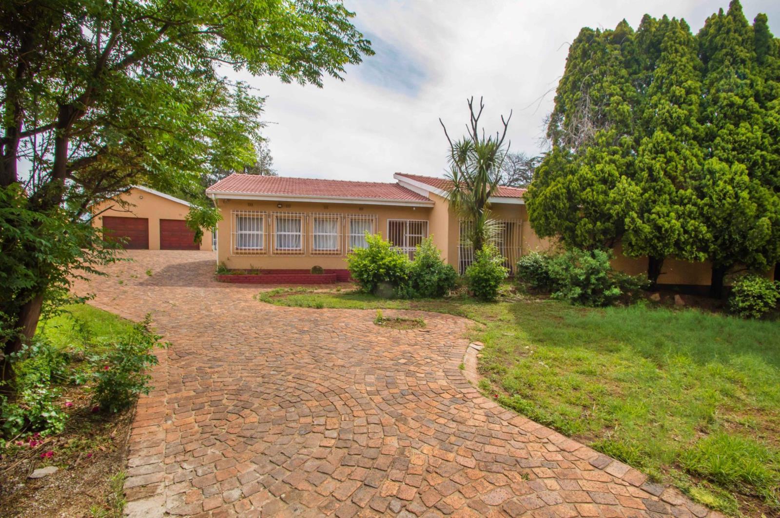 4 Bedroom House in Northcliff