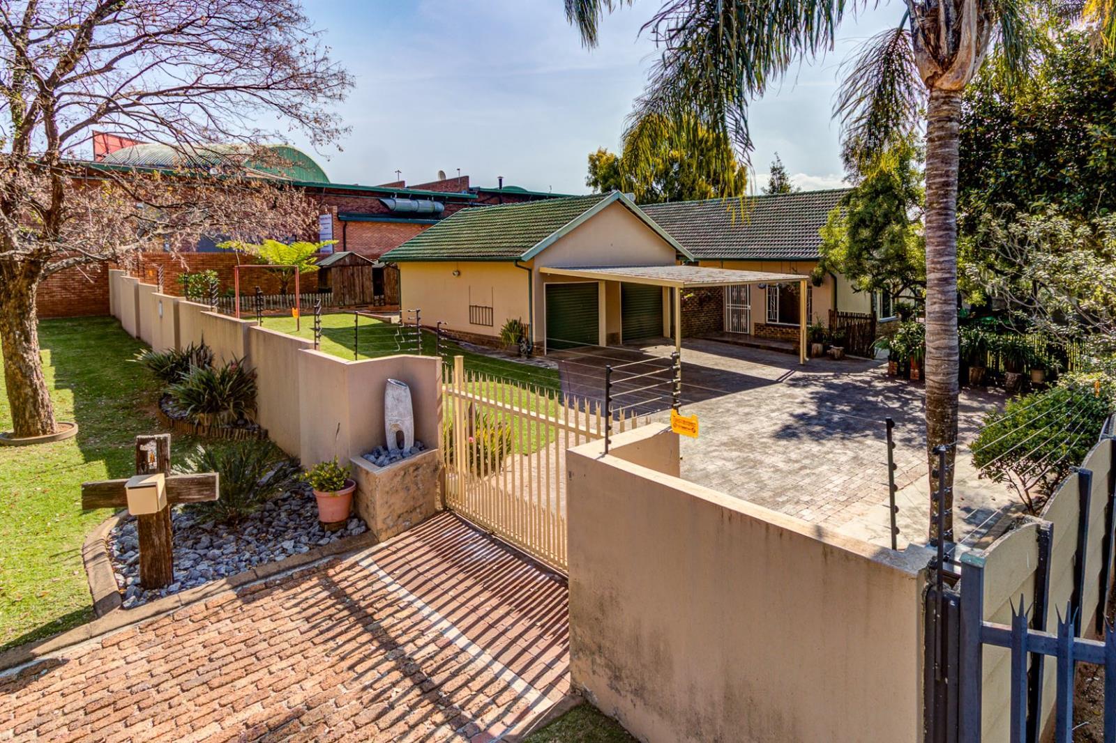3 Bedroom House in Glen Marais