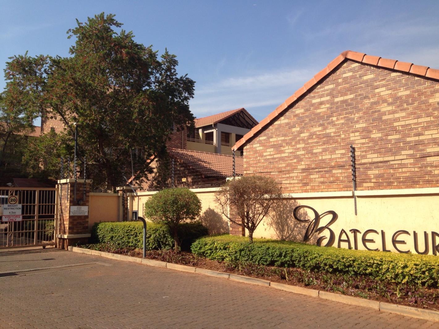 2 Bedroom Apartment in Die Hoewes