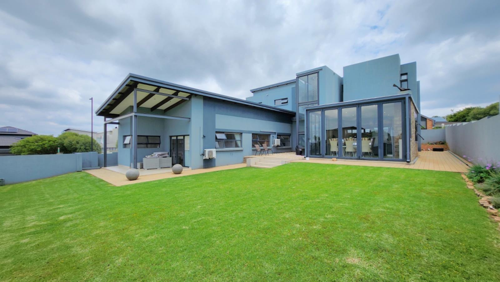 6 Bedroom House in Midstream Estate