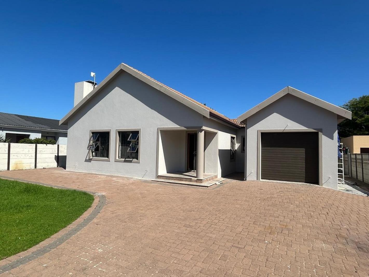 3 Bedroom House in Sandbaai