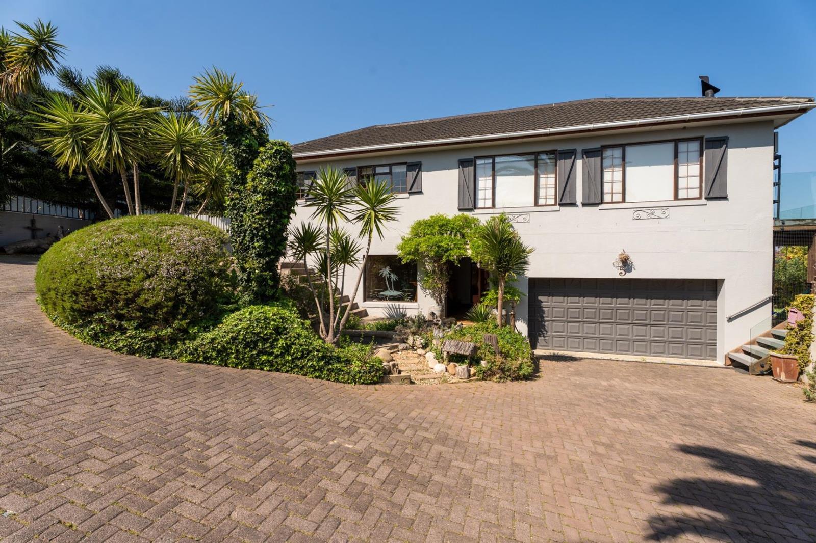 4 Bedroom House in Heldervue