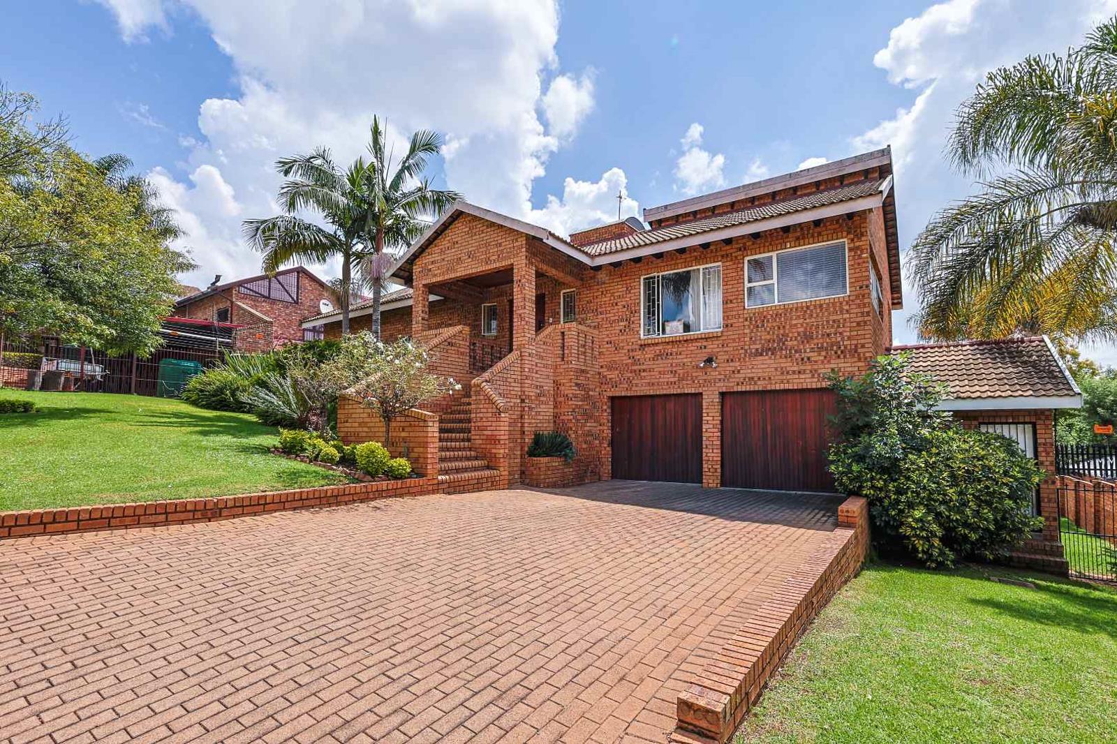 5 Bedroom House in Moreleta Park