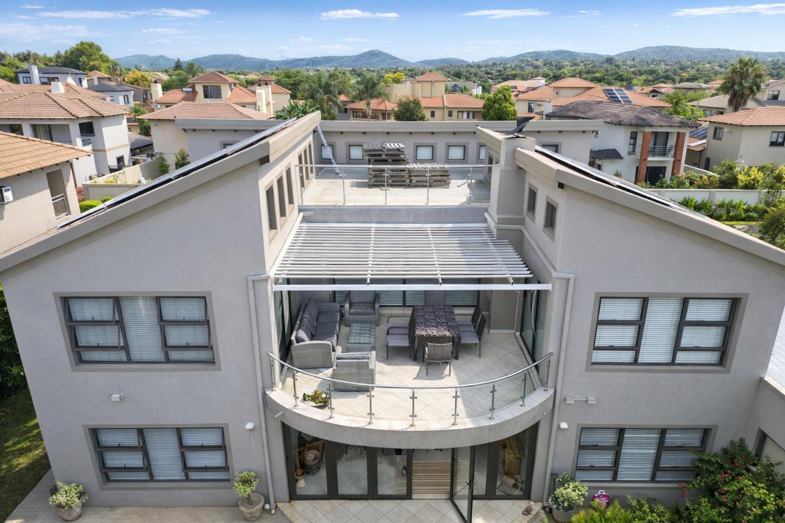 7 Bedroom House in Melodie