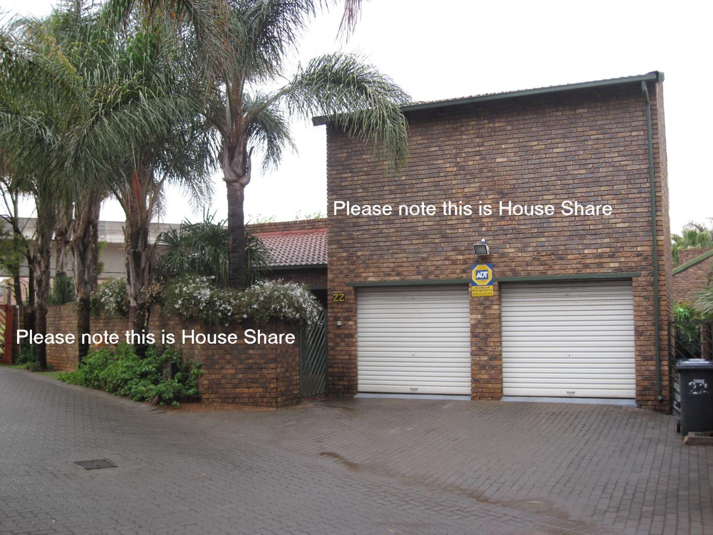 4 Bedroom House in Die Hoewes