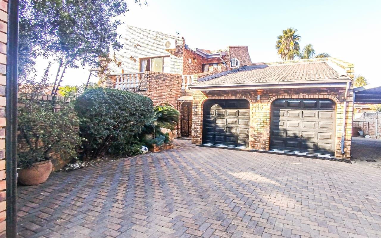 4 Bedroom House in Meyersdal