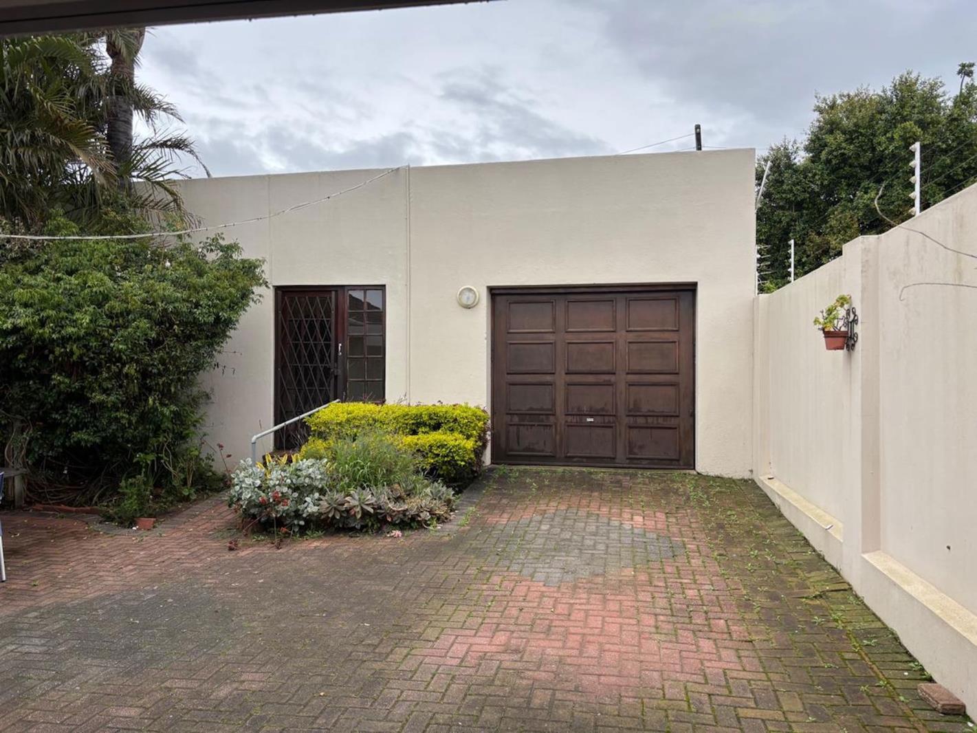 1 Bedroom Garden Cottage in Linkside