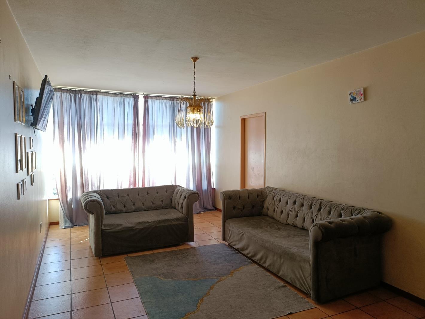 1.5 Bedroom Apartment in Gezina