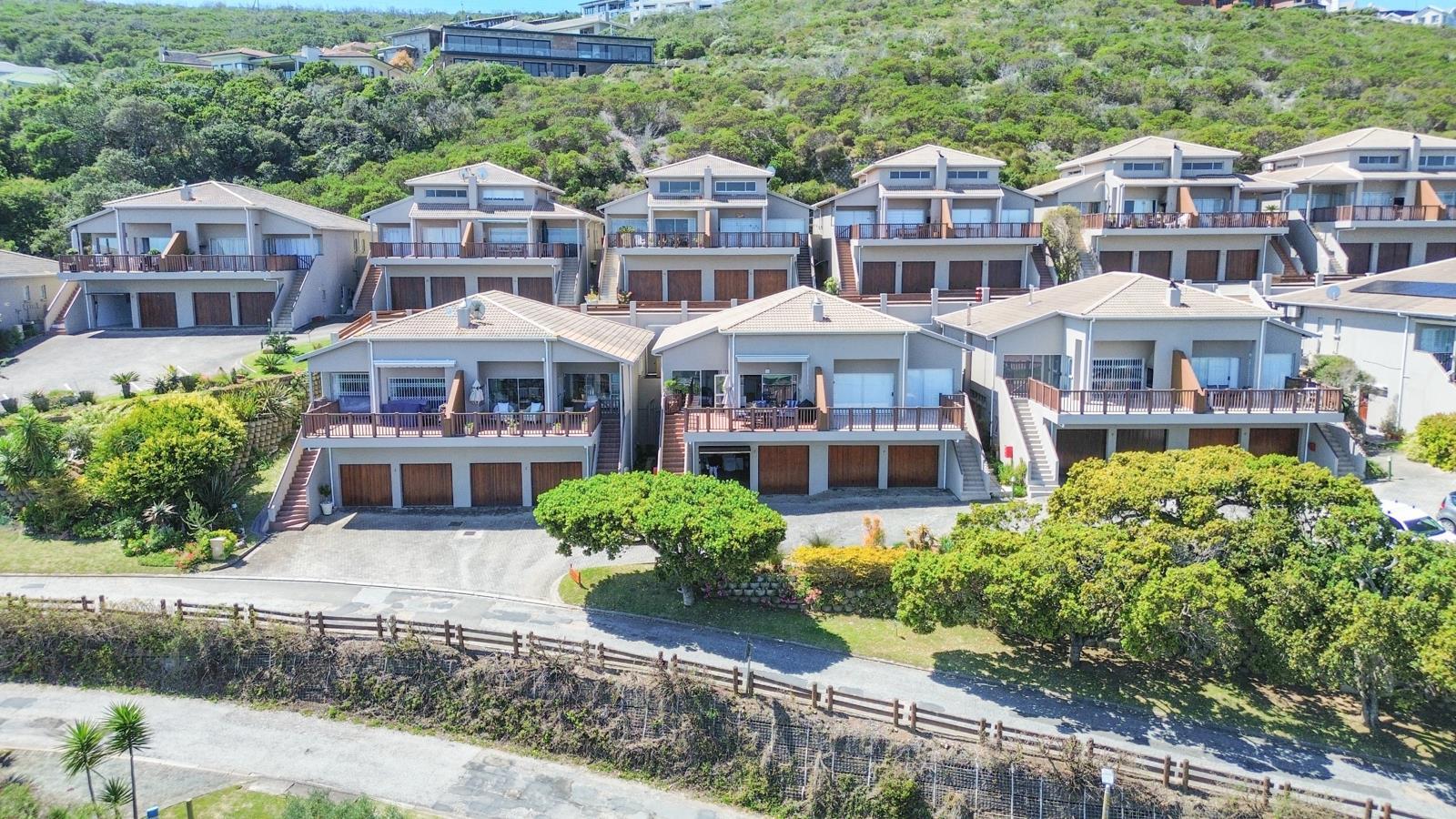 4 Bedroom Apartment in Brenton on Sea