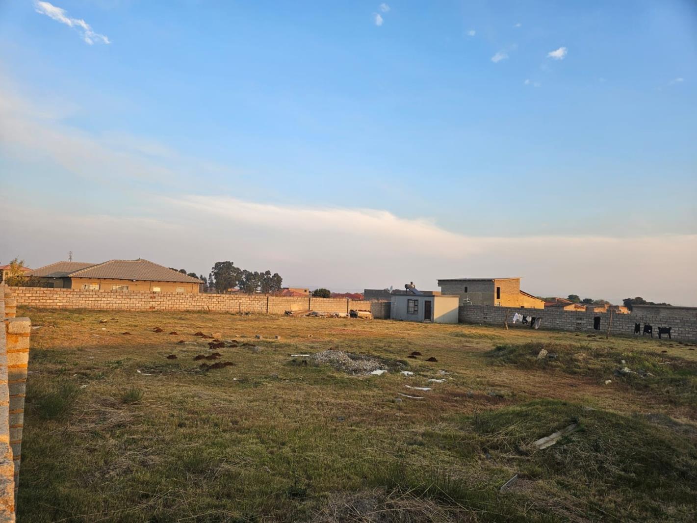 80 m² Land available in Villa Liza