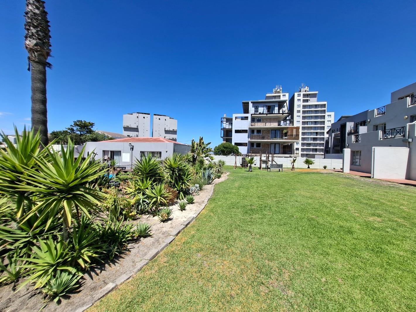 2 Bedroom Apartment in West Beach